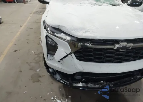 2025 Chevrolet Trax Fwd 2Rs z USA, uszkodzony, nr VIN KL77LJEP6SC019958